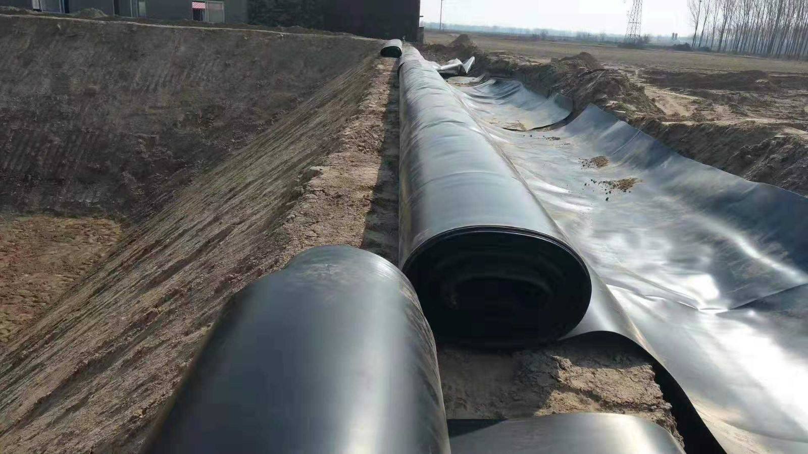 土工膜鋪設(shè)測試完成即可正式開工