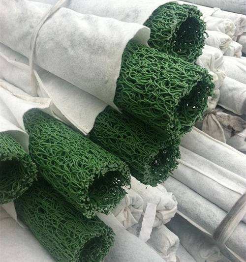 植物纖維毯具有抗凍、抗潮、防沖刷、吸水保濕等優(yōu)點(diǎn)